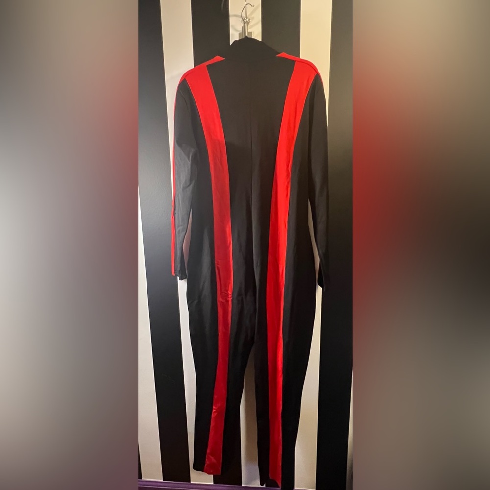 SOLD NWT Fashion to Figure Black and Red Zipper Plus Jumpsuit; 2X or 18/20 - Picture 4 of 8
